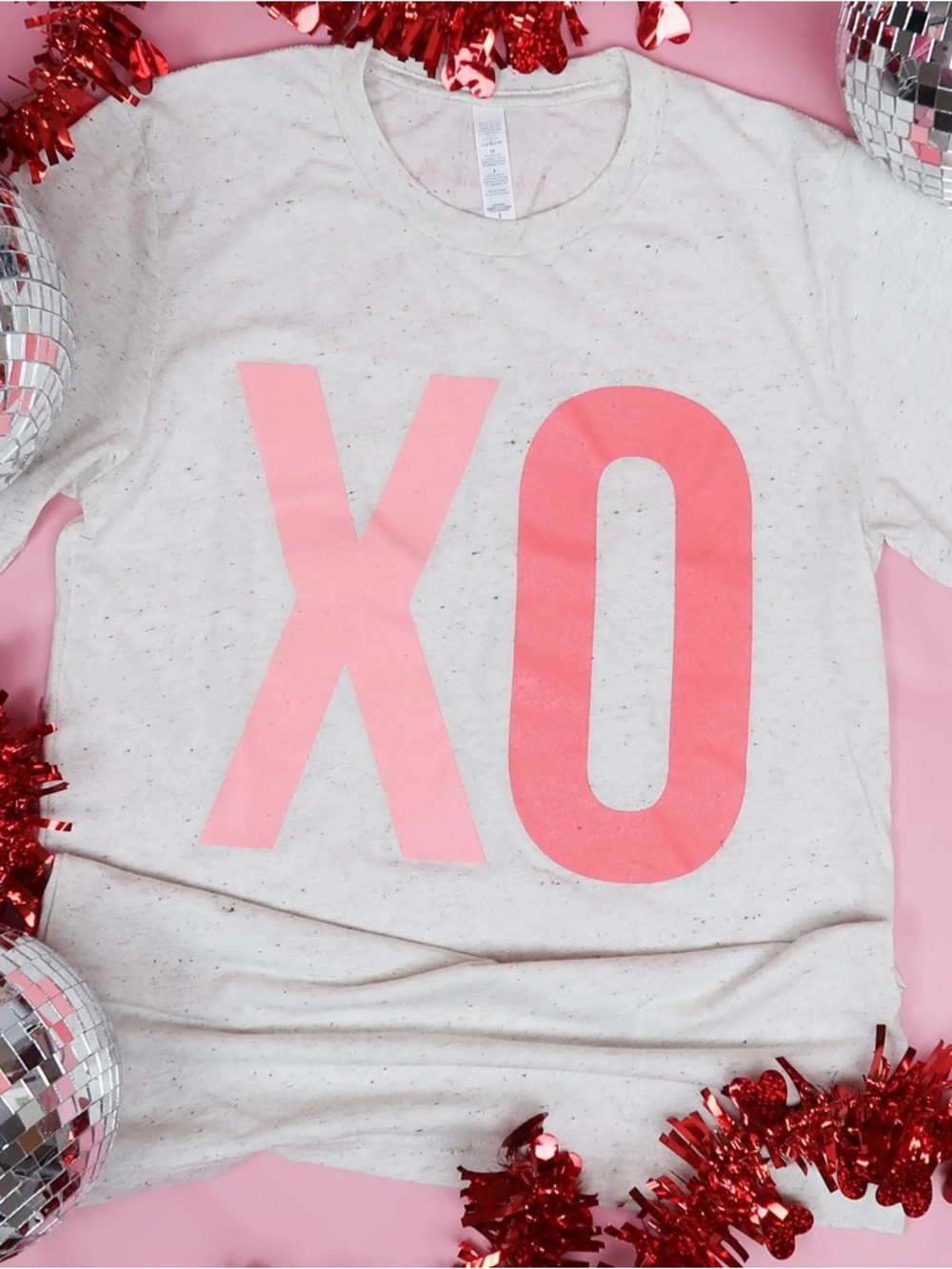 XO Graphic Tee in Cream with Pink Print